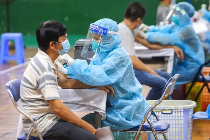 Bộ Y tế đề nghị các địa phương tiêm liều bổ sung và liều nhắc lại vắc-xin Covid-19