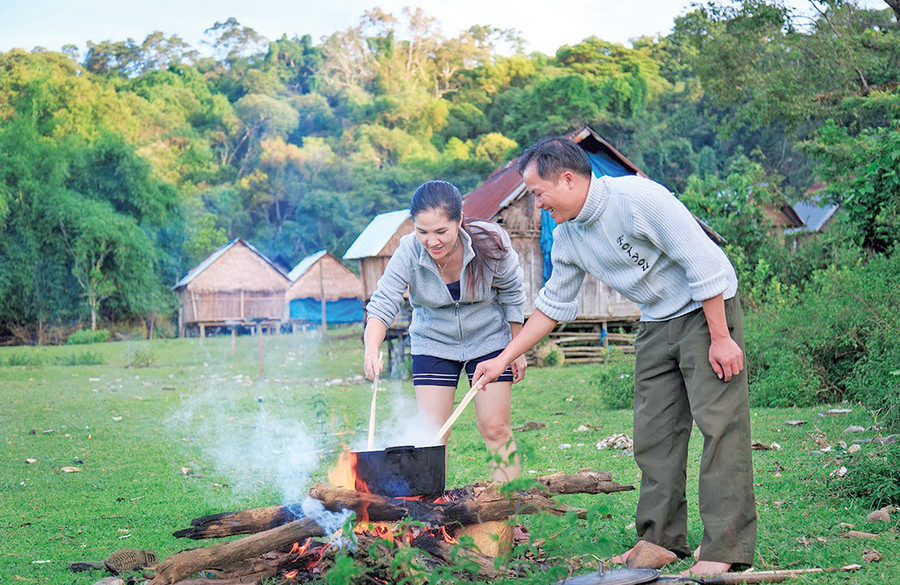 Du khách trải nghiệm tour du lịch sinh thái tại Khu dự trữ sinh quyển thế giới cao nguyên Kon Hà Nừng. Ảnh: Phan Nguyên Du khách trải nghiệm tour du lịch sinh thái tại Khu dự trữ sinh quyển thế giới cao nguyên Kon Hà Nừng. Ảnh: Phan Nguyên