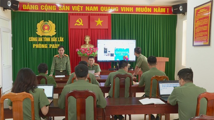 Lực lượng công an họp án