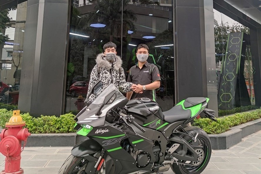 Gây ra một vụ cướp, không lẽ chỉ vì đeo đuổi một đam mê xe phân khối lớn?! Ảnh: Mạng xã hội