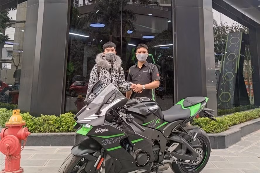 Gây ra một vụ cướp, không lẽ chỉ vì đeo đuổi một đam mê xe phân khối lớn?! Ảnh: Mạng xã hội