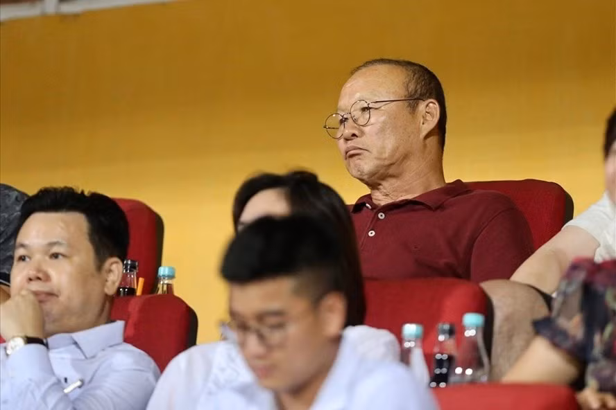 HLV Park Hang-seo sẽ đến sân Quy Nhơn theo dõi 2 trận đấu tại Cúp Hoàng đế Quang Trung 2022. Ảnh: Sơn Tùng