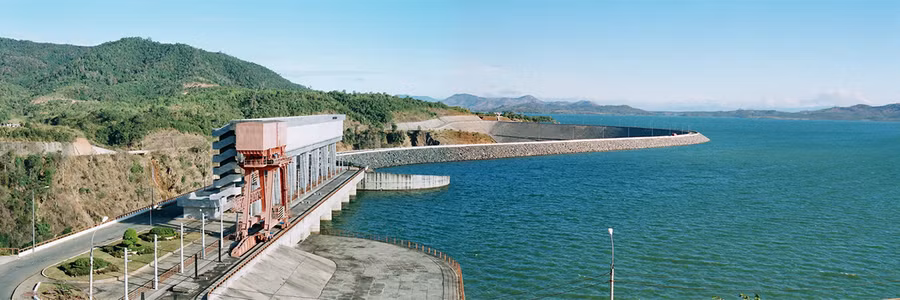  Đập tràn Ialy. Ảnh: P.V