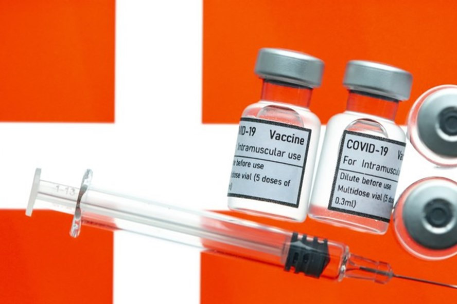 Đan Mạch là nước Châu Âu đầu tiên tiêm vaccine COVID-19 liều thứ 4. Ảnh: AFP/Getty Đan Mạch là nước Châu Âu đầu tiên tiêm vaccine COVID-19 liều thứ 4. Ảnh: AFP/Getty