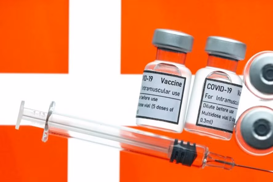 Đan Mạch là nước Châu Âu đầu tiên tiêm vaccine COVID-19 liều thứ 4. Ảnh: AFP/Getty