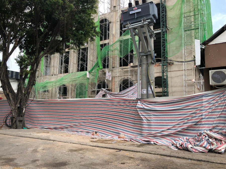 Nơi xảy ra vụ sập giàn giáo. Ảnh: Trần Tiến Nơi xảy ra vụ sập giàn giáo. Ảnh: Trần Tiến