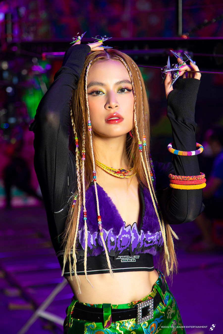 "Tôi nghĩ trong cuộc sống dù có nỗi buồn gì khi đối mặt quyết tâm giải quyết sẽ có lối ra với giải pháp tốt nhất", Hoàng Thùy Linh chia sẻ. Ảnh: NVCC