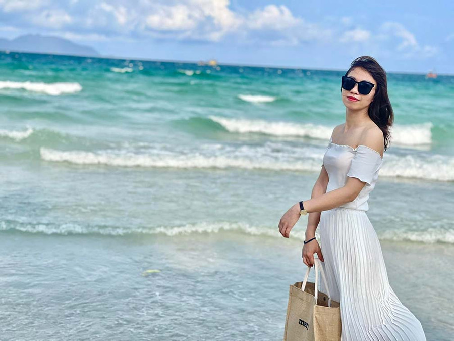 Bãi Biển dốc lết được mệnh danh là Hawai của Việt Nam. Ảnh Tranghoang com.  Bãi Biển dốc lết được mệnh danh là Hawai của Việt Nam. Ảnh Tranghoang com.