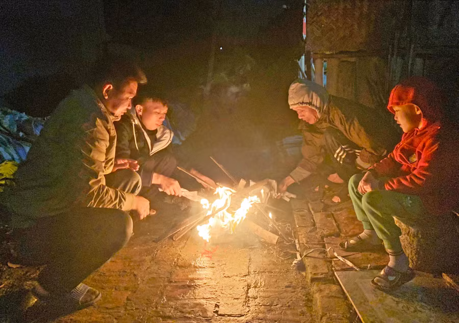 Tục đốt lửa đêm giao thừa đã tạo nên nét đẹp trong đời sống văn hóa người dân vùng Cheo Reo cũ. Ảnh: Vũ Chi
