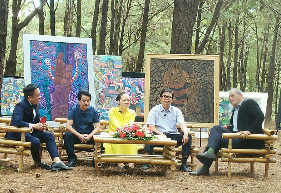 Chương trình giao lưu với những gương mặt nổi bật của chuyên ngành Mỹ thuật do Hội Văn học Nghệ thuật Gia Lai tổ chức đầu tháng 1-2022. Ảnh: Nguyễn Minh Tuấn Ảnh: Phương Duyên