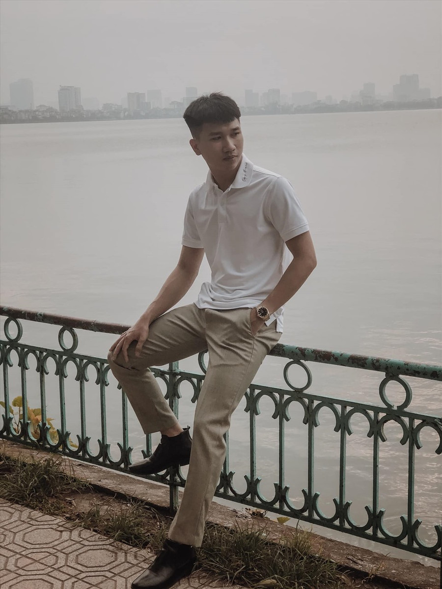 Duy Hiếu dành phần nhiều tiền thưởng Tết để biếu bố mẹ. Ảnh: NVCC Duy Hiếu dành phần nhiều tiền thưởng Tết để biếu bố mẹ. Ảnh: NVCC