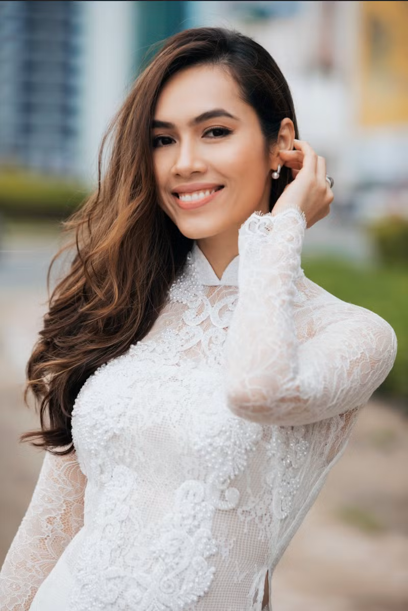 Á hậu Vũ Hoàng My - Miss Universe Vietnam 2011.
