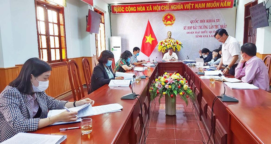 Quang cảnh buổi làm việc. Ảnh: Nguyễn Tú