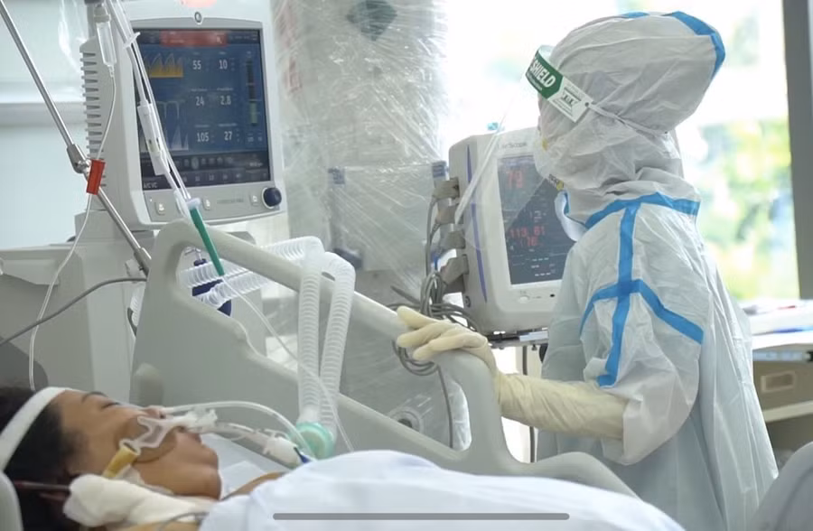 Gần 900 bệnh nhân COVID-19 đang thở máy và ECMO