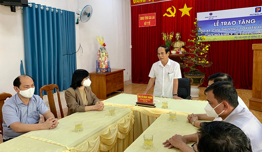 Chủ tịch UBND tỉnh Võ Ngọc Thành thăm, chúc Tết cán bộ, nhân viên ngành Y tế. Ảnh: Như Nguyện Chủ tịch UBND tỉnh Võ Ngọc Thành chúc Tết cán bộ, nhân viên ngành Y tế. Ảnh: Như Nguyện