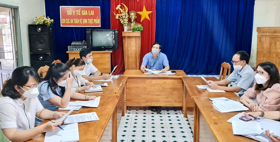  Quang cảnh cuộc họp chiều 17-1. Ảnh: Như Nguyện