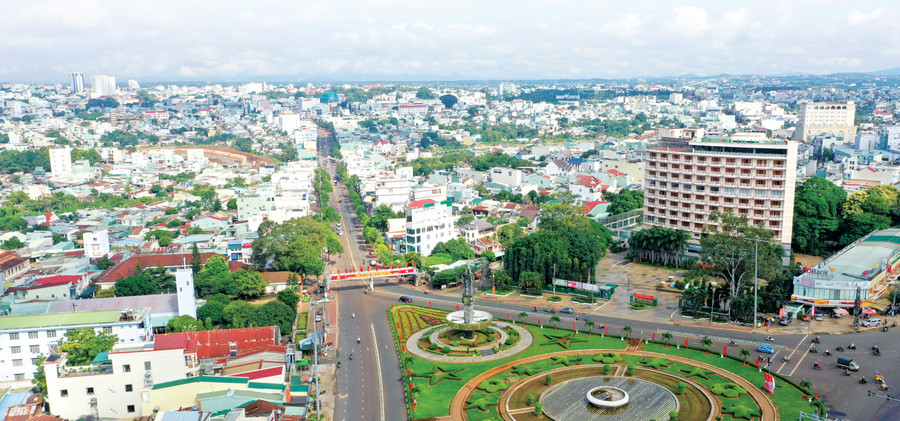  Năm 2021, TP. Pleiku đã thực hiện tốt “mục tiêu kép” vừa chống dịch hiệu quả, vừa phát triển kinh tế-xã hội. Ảnh: Quang Tấn