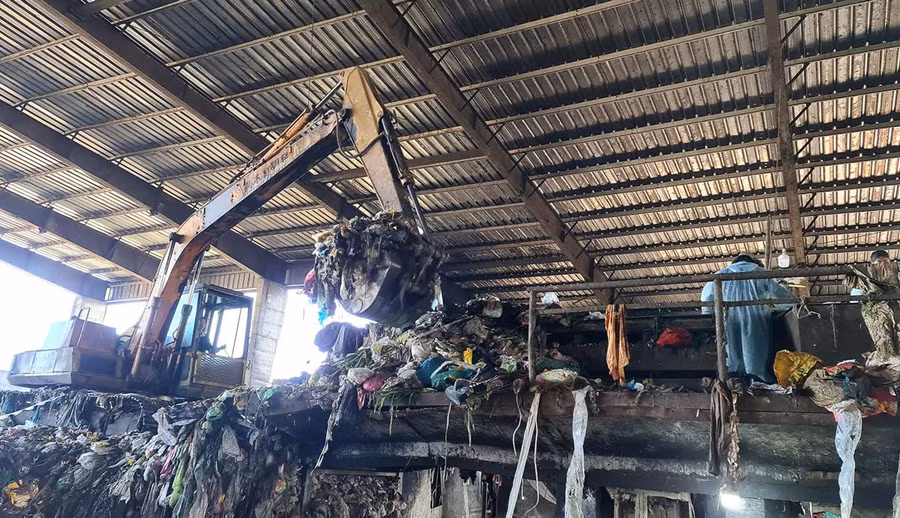 Đến chiều tối 5.1, Nhà máy rác Đà Lạt mới có thể vận hành trở lại sau hơn 17 giờ tê liệt vì mất điện. Ảnh: Lâm Viên