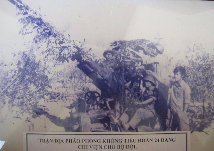 Pháo 130 ly của Mặt trận 479 tăng cường cho F309 bắn chi viện cho bộ binh tiến công trong chiến dịch mùa khô 1984-1985 ở Tây Bắc tỉnh Battambang (Campuchia). (Ảnh tư liệu của Phòng Nghiên cứu lịch sử Quân đoàn 4)  Pháo 130 ly của Mặt trận 479 tăng cường cho F309 bắn chi viện cho bộ binh tiến công trong chiến dịch mùa khô 1984-1985 ở Tây Bắc tỉnh Battambang (Campuchia). (Ảnh tư liệu của Phòng Nghiên cứu lịch sử Quân đoàn 4)