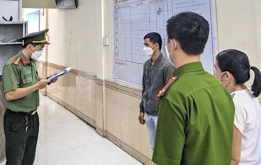 Phúc bị đọc lệnh bắt tạm giam.Ảnh: Nguyễn Tú