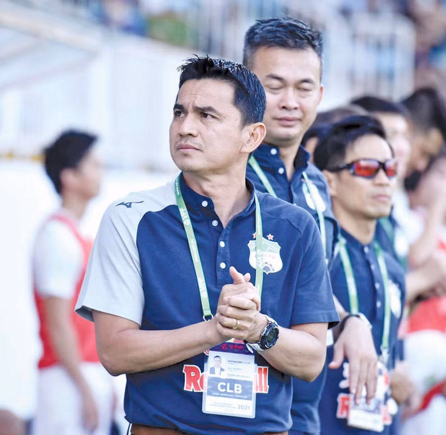 Huấn luyện viên Kiatisak cam kết sẽ ở lại để cùng HAGL chinh phục chức vô địch. Ảnh: Lê Văn Ngọc