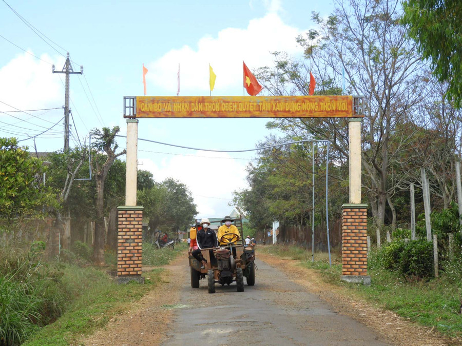 Hạ tầng giao thông nông thôn ở xã Ia Pết (huyện Đak Đoa) được quan tâm đầu tư. Ảnh: T.N