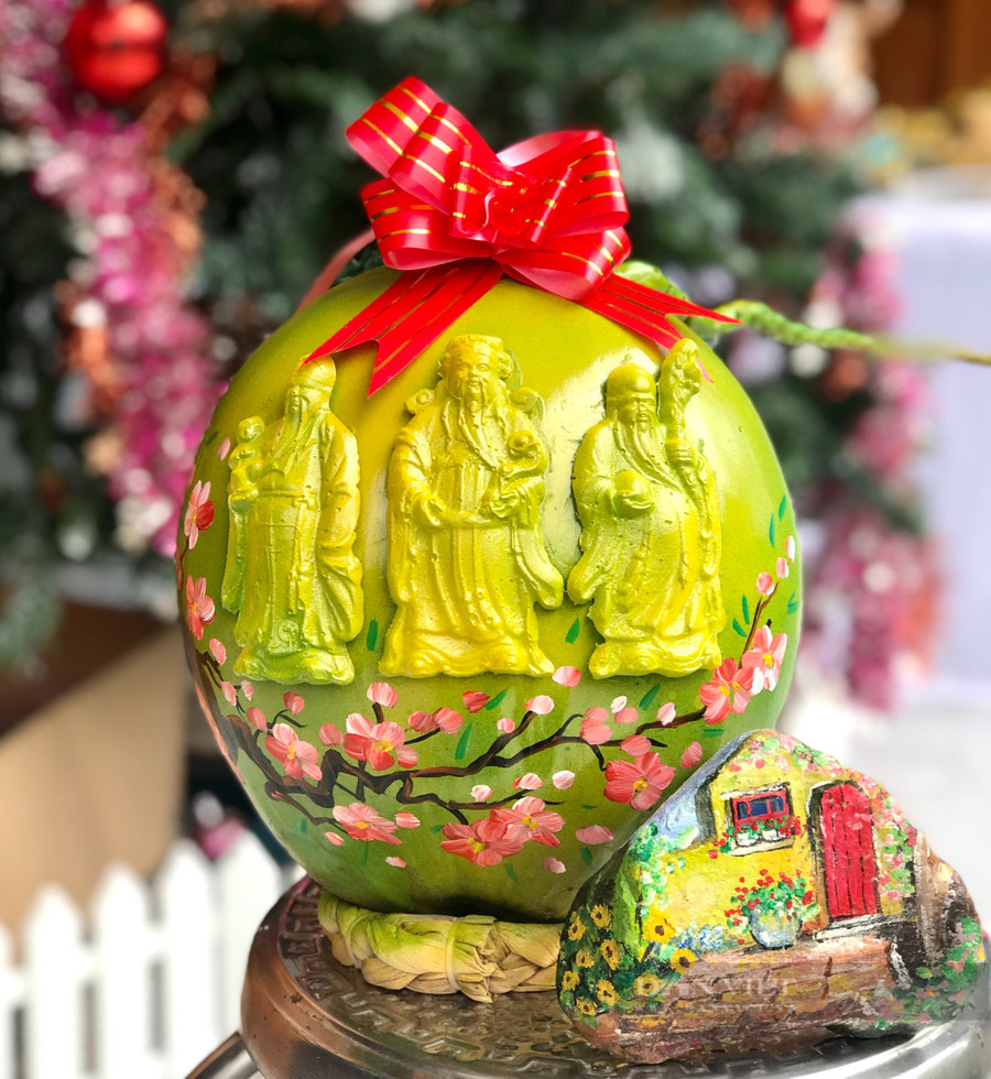 Quả dừa được làm khá bắt mắt. Ảnh: C.T Quả dừa được làm khá bắt mắt. Ảnh: C.T