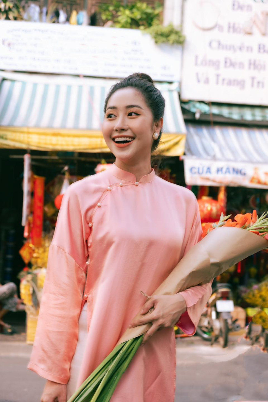 Tường Vi không quá áp lực chuyện lấy chồng từ phía gia đình. Ảnh: FBNV Tường Vi không quá áp lực chuyện lấy chồng từ phía gia đình. Ảnh: FBNV