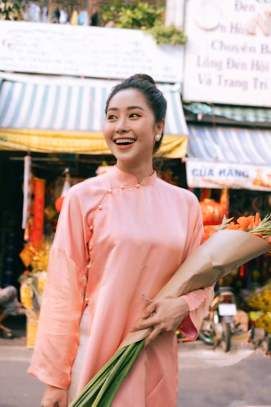 Tường Vi không quá áp lực chuyện lấy chồng từ phía gia đình. Ảnh: FBNV