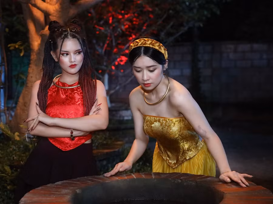 Mai Bích Trâm khẳng định MV của mình không đi ngược với thuần phong mỹ tục. Ảnh: NVCC