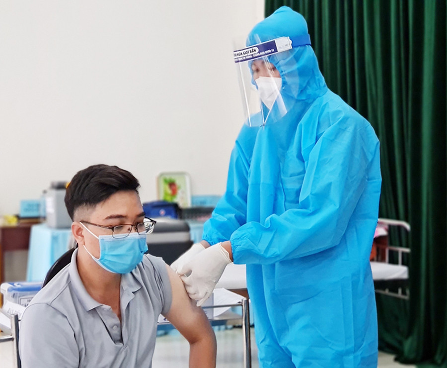 Gia Lai tiếp tục đẩy mạnh phủ sóng vắc xin phòng Covid-19 cho người dân trên địa bàn. Ảnh: Như Nguyện