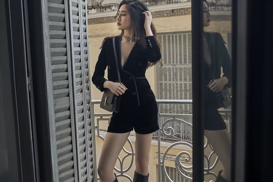 Bước ra từ cuộc thi Miss World Vietnam 2019, Lương Thùy Linh ngày càng thăng hạng về cả nhan sắc lẫn phong cách khi liên tục xuất hiện cực thời thượng trong những bộ ảnh gần đây. Ảnh: Nhân Thành Phan. 