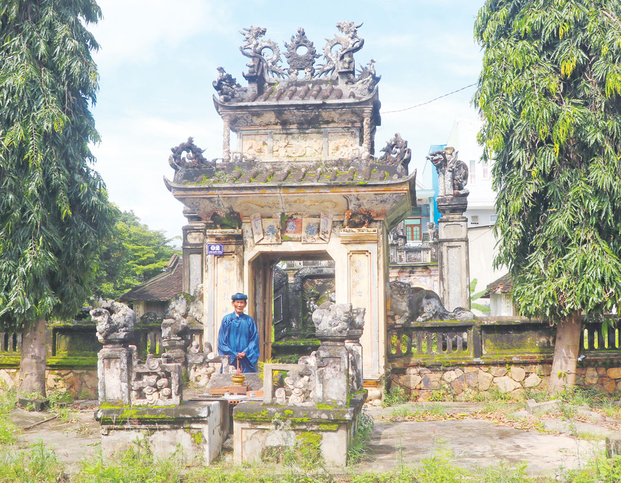 Nhà ngõ miếu Tân Lai (phường An Bình, thị xã An Khê) được xây dựng, trang trí công phu, bề thế. Ảnh: An Phát Nhà ngõ miếu Tân Lai (phường An Bình, thị xã An Khê) được xây dựng, trang trí công phu, bề thế. Ảnh: An Phát