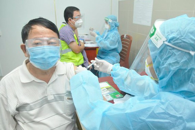 Các địa phương đẩy nhanh tiến độ tiêm vaccine phòng COVID-19 mũi 3 cho người dân Ảnh: Cao Thắng  Các địa phương đẩy nhanh tiến độ tiêm vaccine phòng COVID-19 mũi 3 cho người dân Ảnh: Cao Thắng
