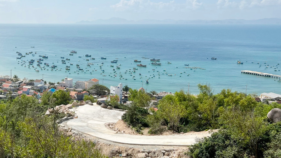 Nhiều tuyến đường giao thông ở Nhơn Châu sẽ được mở rộng để phục vụ du lịch. Ảnh: Hoàng Trọng