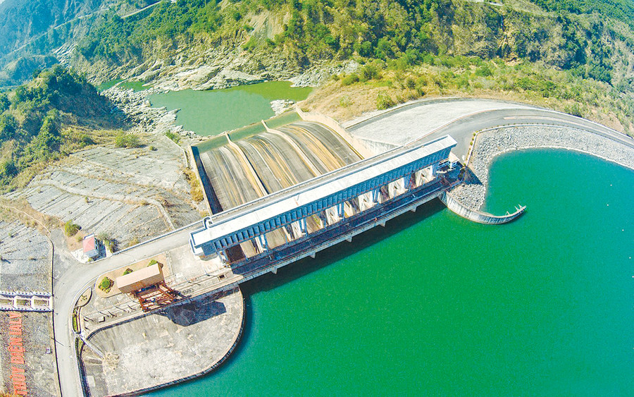 Đập tràn Thủy điện Ia Ly. Ảnh: Hòa Carol Đập tràn Thủy điện Ia Ly. Ảnh: Hòa Carol