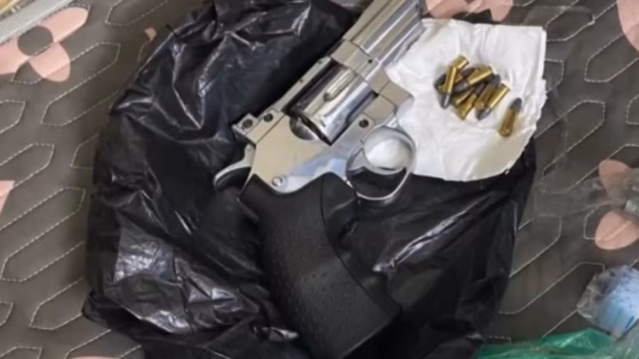 Khẩu súng thu giữ được tại nhà Hường. Ảnh: Công an cung cấp