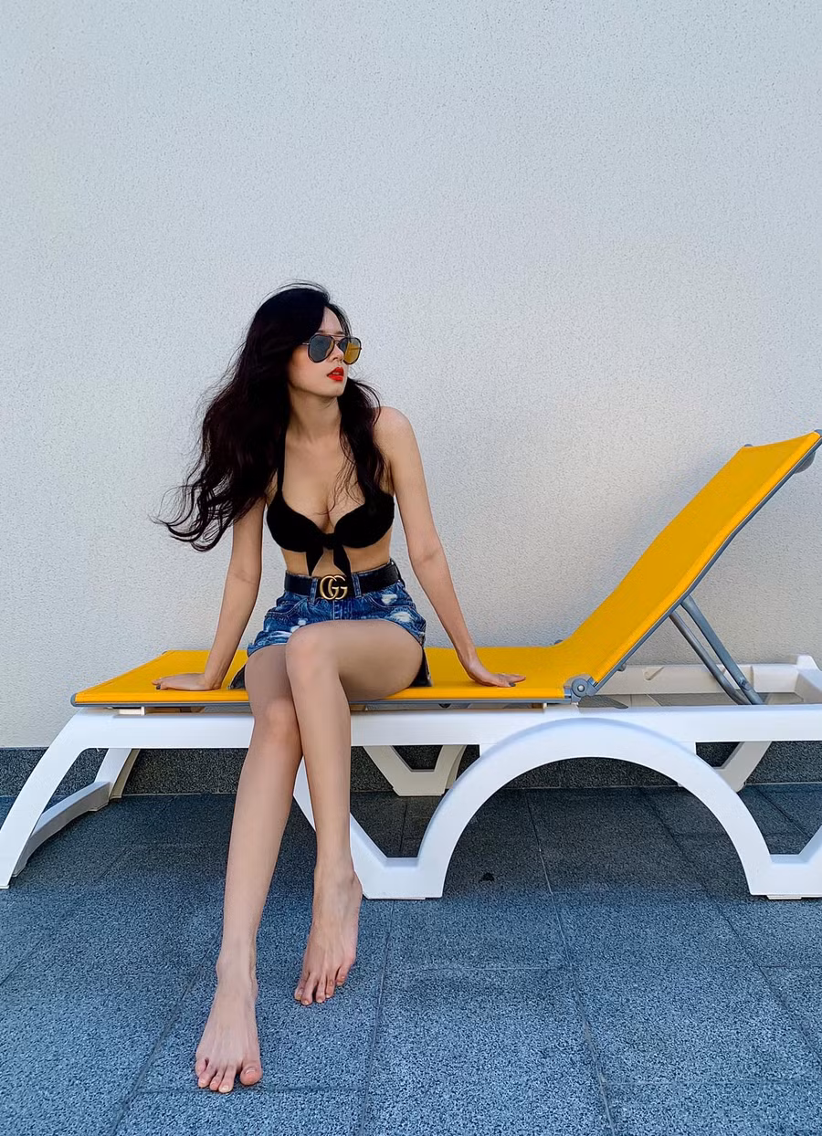 Người đẹp hài lòng với vóc dáng hiện tại của mình. Ảnh: FBNV