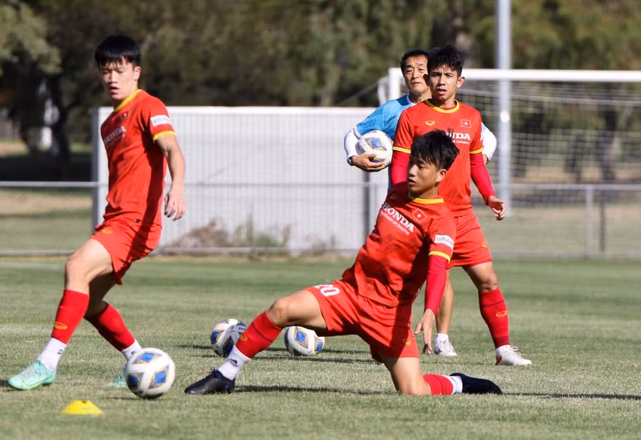 Các cầu thủ Việt Nam có tâm lý khá thoải mái trước trận tái đấu với đội tuyển Australia. Ảnh: VFF