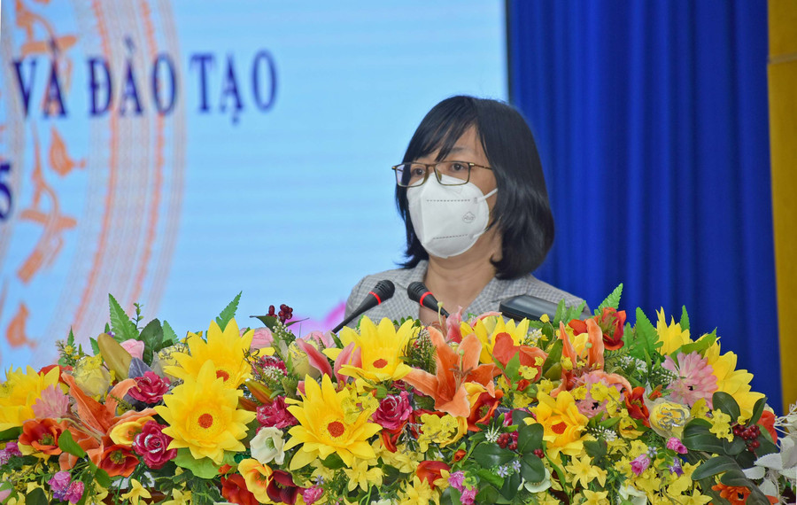 Phó Chủ tịch UBND tỉnh phát biểu chỉ đạo tại hội nghị. Ảnh: Thiên Di