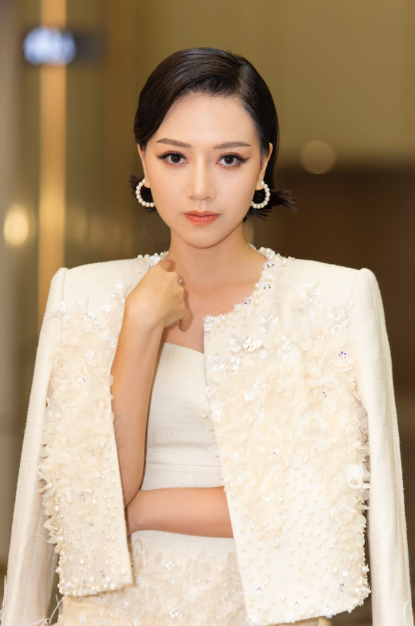 Gần đây nhất, Băng Di xuất hiện trong phim điện ảnh Cậu Vàng nhưng không gây tiếng vang. Dù vậy, nữ diễn viên luôn cố gắng hoàn thiện bản thân và không ngại thử sức với những vai diễn mới. Ảnh: Võ Đức Đăng Khoa Gần đây nhất, Băng Di xuất hiện trong phim điện ảnh Cậu Vàng nhưng không gây tiếng vang. Dù vậy, nữ diễn viên luôn cố gắng hoàn thiện bản thân và không ngại thử sức với những vai diễn mới. Ảnh: Võ Đức Đăng Khoa