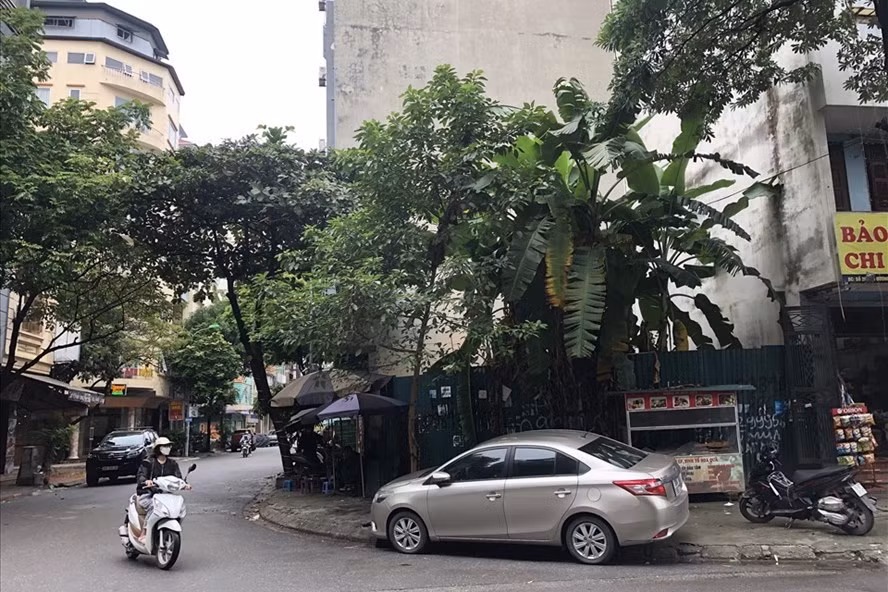 Những lô đất ngay ngã ba được đấu trúng với mức giá cao gần 400 triệu đồng/m2. Ảnh: Cao Nguyên