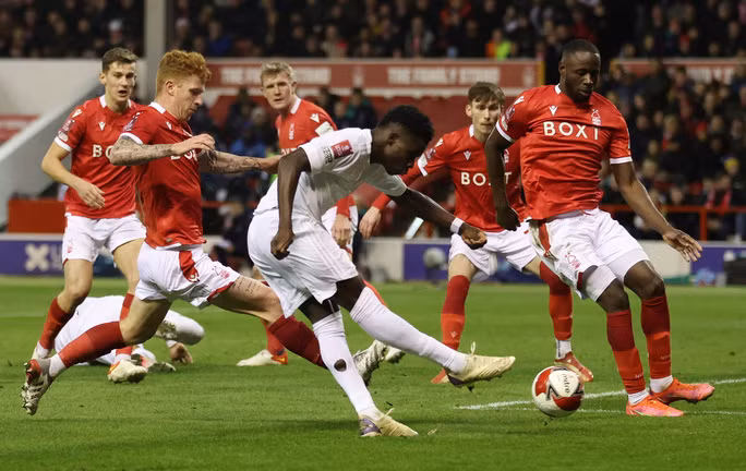 Nỗ lực của Bukayo Saka không giúp ích cho Arsenal