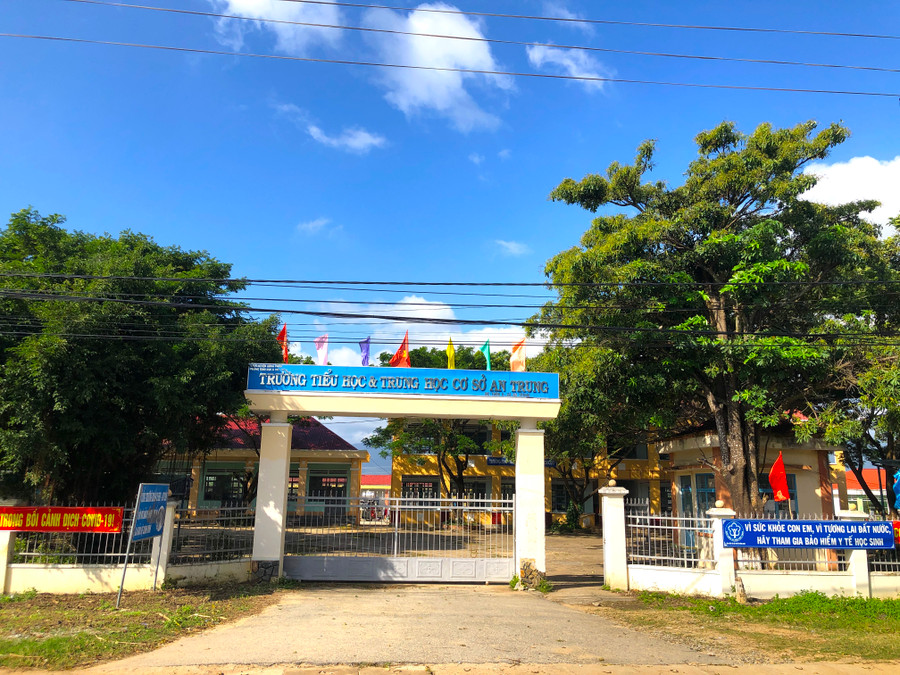 Xã An Trung, huyện Kông Chro tập trung đầu tư cơ sở hạ tầng điện, đường, trường, trạm, tạo điều kiện cho phát triển kinh tế-xã hội, tăng mức hưởng thụ trực tiếp của người dân. Ảnh: Ngọc Minh