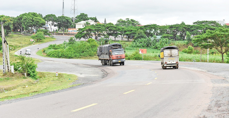  Quốc lộ 19-đoạn qua huyện Đak Pơ. Ảnh: Đức Thụy