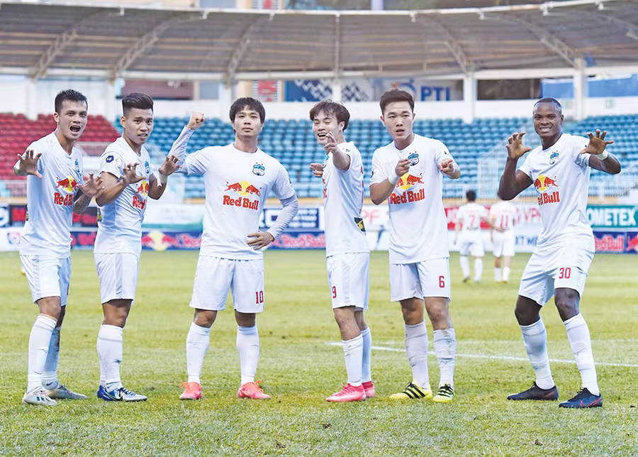 Hoàng Anh Gia Lai đã trở thành đội bóng đáng gờm với bất cứ đối thủ nào dưới thời huấn luyện viên Kiatisak. Ảnh: Lê Văn Ngọc