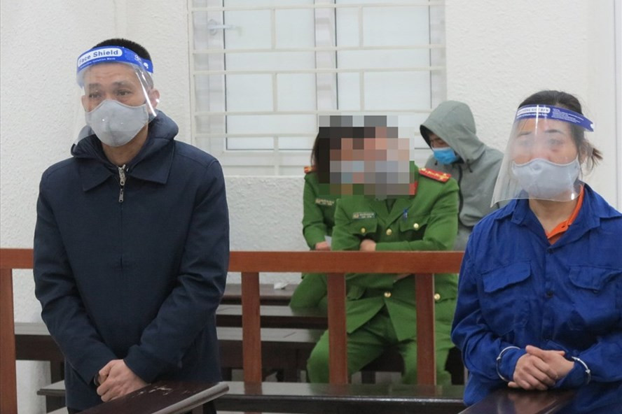 Phút nổi lòng tham, hai vợ chồng Chi vướng lao lý vì lấy trộm tài sản lớn. Ảnh: V.D Phút nổi lòng tham, hai vợ chồng Chi vướng lao lý vì lấy trộm tài sản lớn. Ảnh: V.D