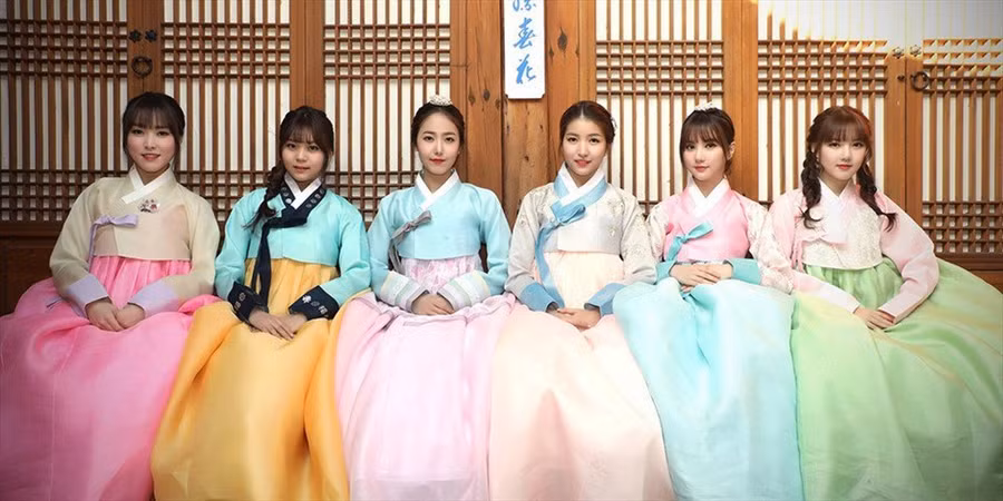 Hanbok Hàn Quốc hiện được thiết kế cách tân giúp người mặc có được sự thoải mái. Ảnh: T. L
