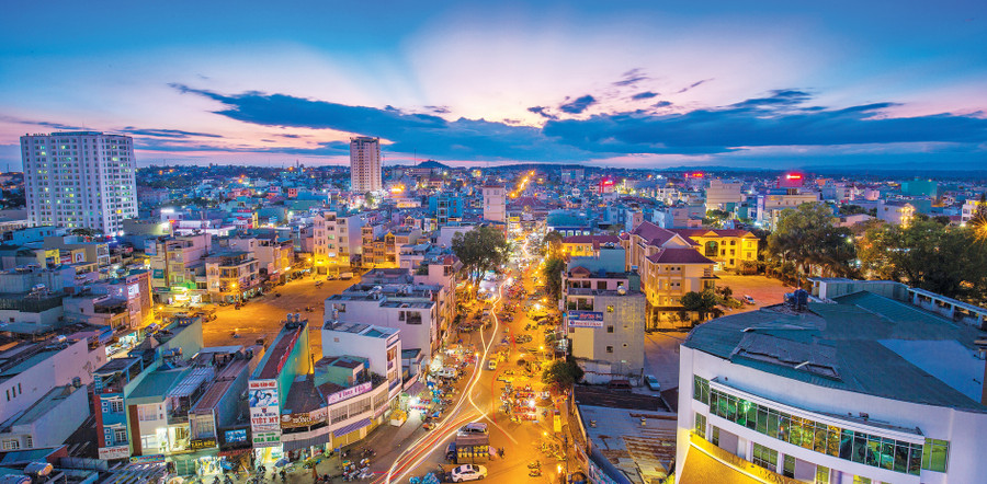 Đô thị Pleiku về đêm. Ảnh: Phan Nguyên Đô thị Pleiku về đêm. Ảnh: Phan Nguyên