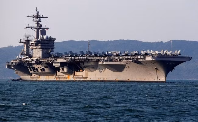 Siêu tàu sân bay USS Carl Vinson. Ảnh: Reuters